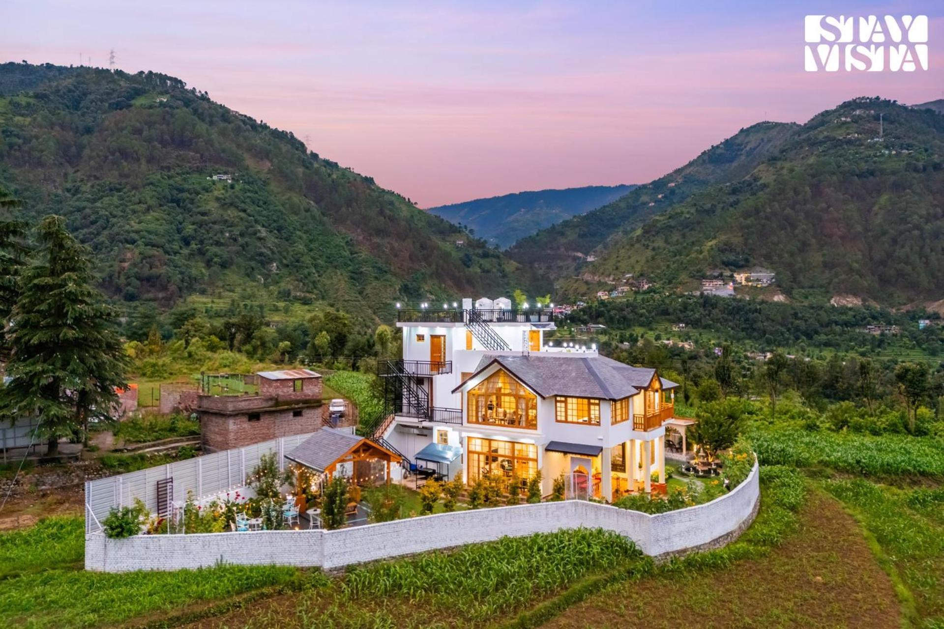 Stayvista At The Oakridge 4 Bhk Villa In Dharamshala With Jacuzzi & Balcony Чамба Экстерьер фото