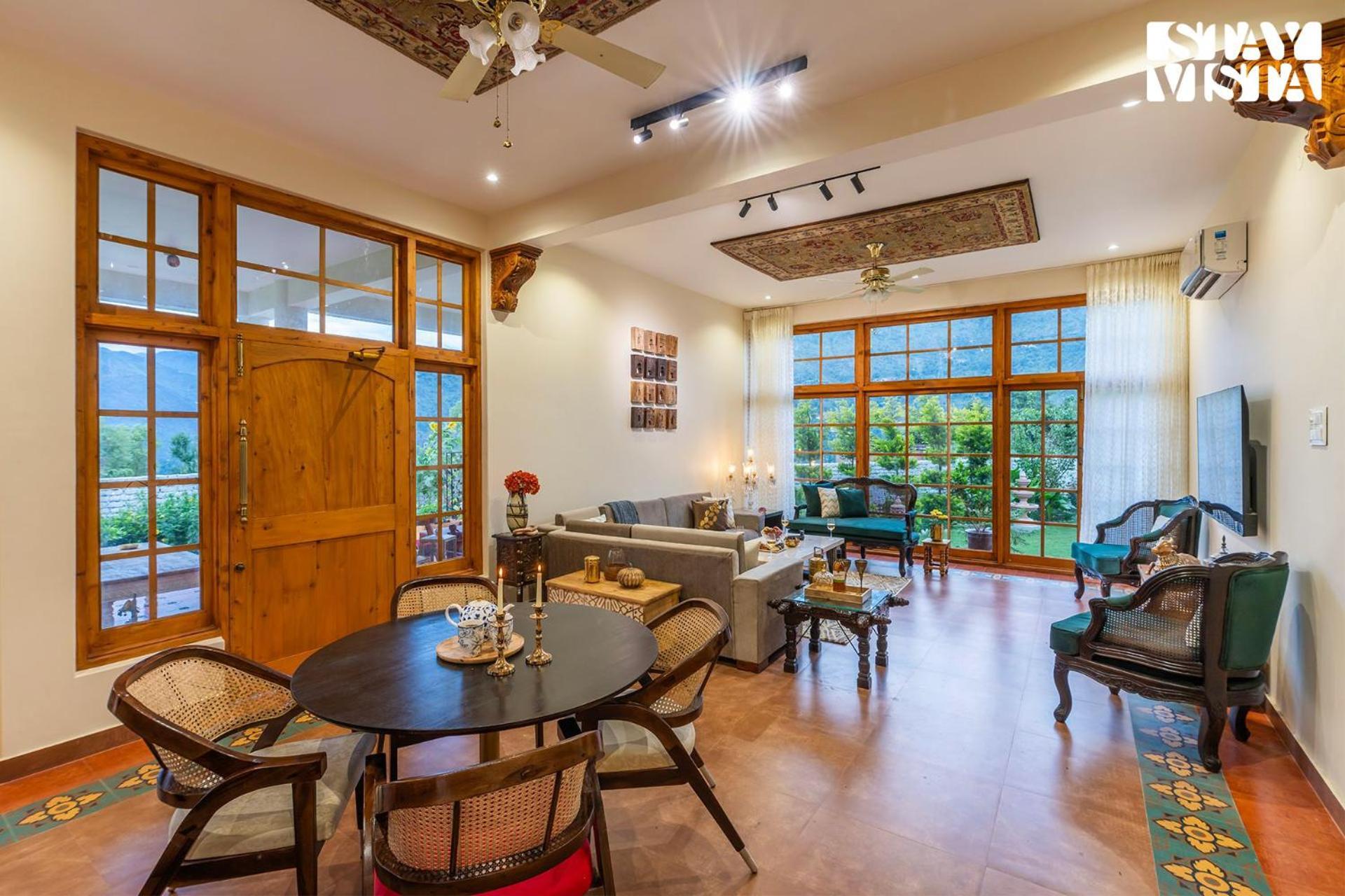 Stayvista At The Oakridge 4 Bhk Villa In Dharamshala With Jacuzzi & Balcony Чамба Экстерьер фото