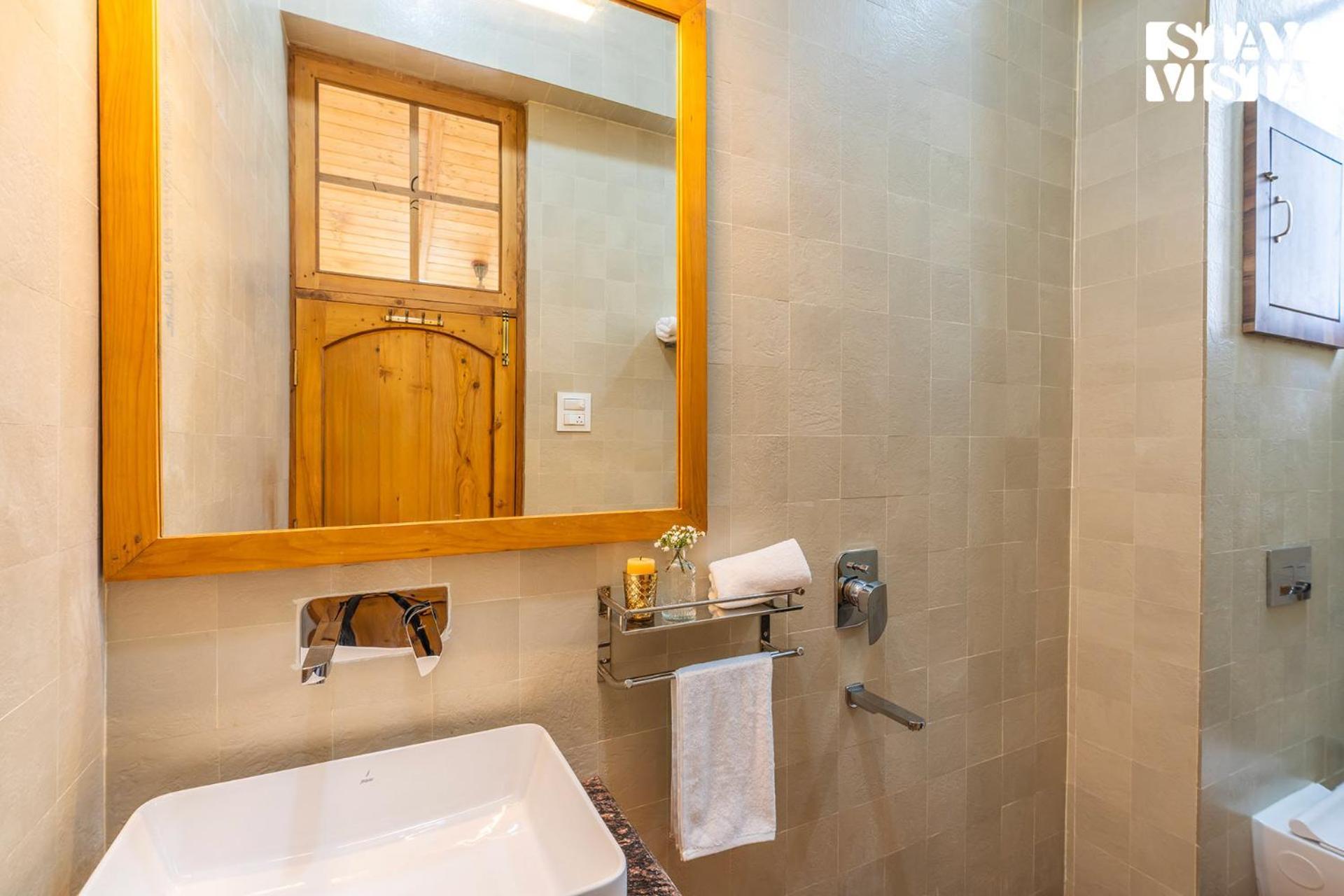 Stayvista At The Oakridge 4 Bhk Villa In Dharamshala With Jacuzzi & Balcony Чамба Экстерьер фото
