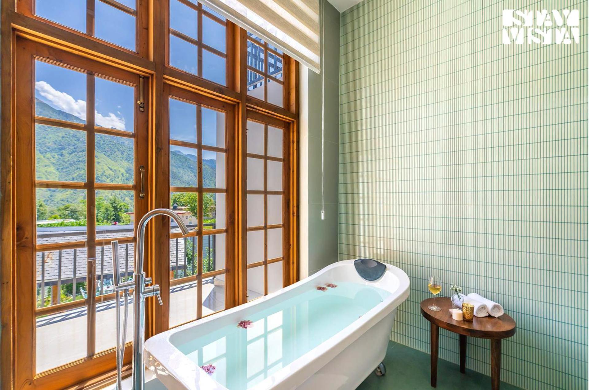 Stayvista At The Oakridge 4 Bhk Villa In Dharamshala With Jacuzzi & Balcony Чамба Экстерьер фото